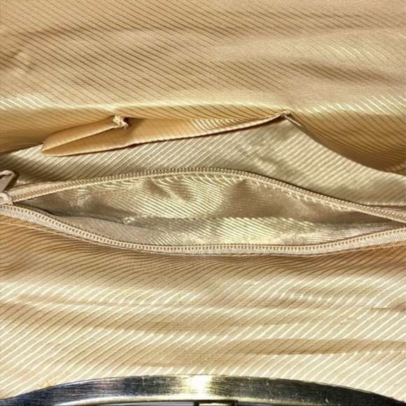 Vintage Floral Bag with Beaded Accents and Decorative Metal Handle and Clasp - Picture 10 of 13